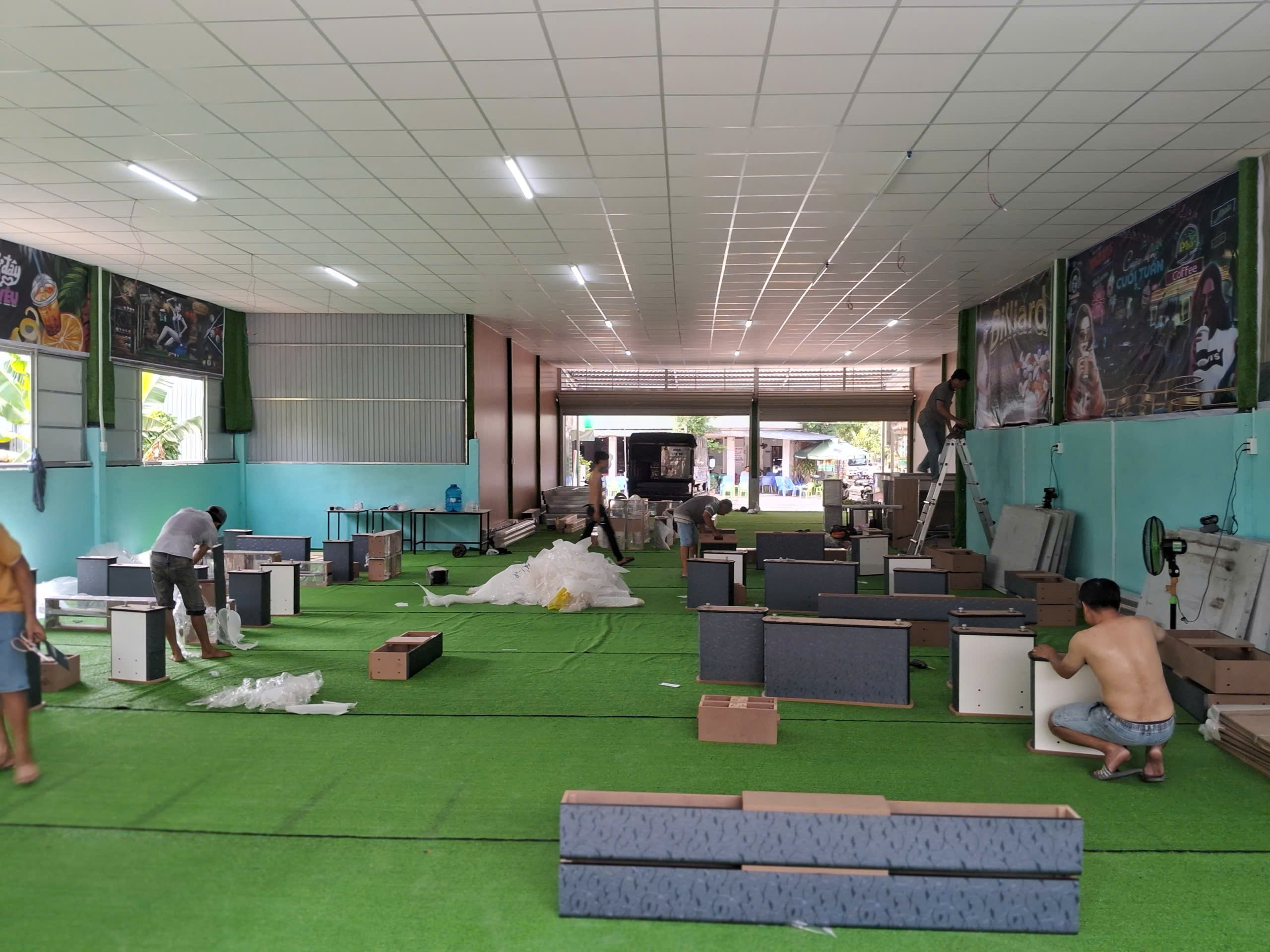 Không gian nhiều bàn bida minh họa bước rà soát layout sau khi phân khu.